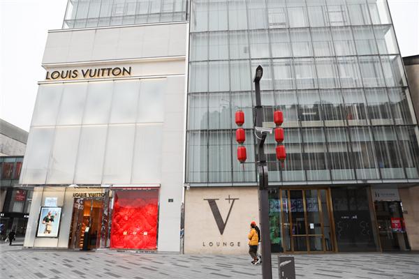 Demystifying the truth about the growth of luxury brands: not the rich, but the 
